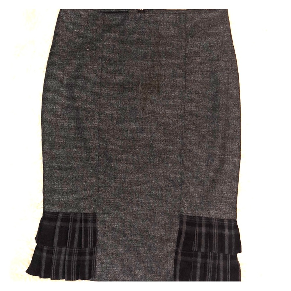 Bebe High End Italian Fabric Skirt with Pleats